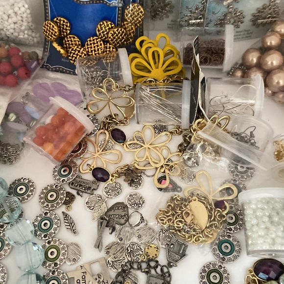 #1 Lot Jewelry Making Beads, Charms, Hooks, Etc. - Picture 5 of 9